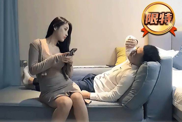 亚洲av丰满熟妇一区的相关介绍