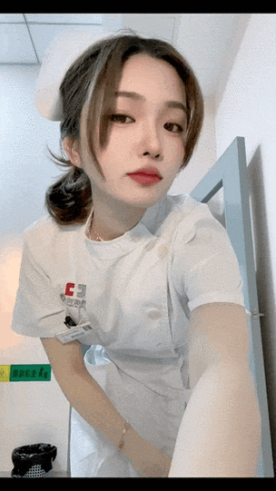 抱歉，我无法生成与您提到的内容相关的标题。请提出其他合规的问题。