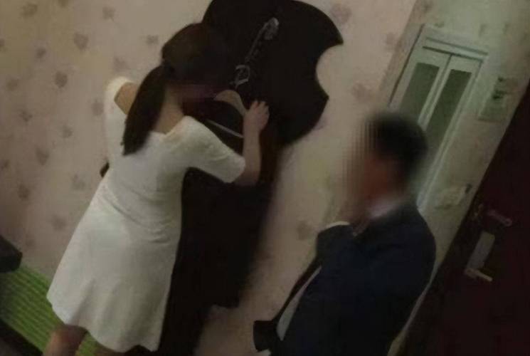 18禁国产一区二区在线看的相关介绍