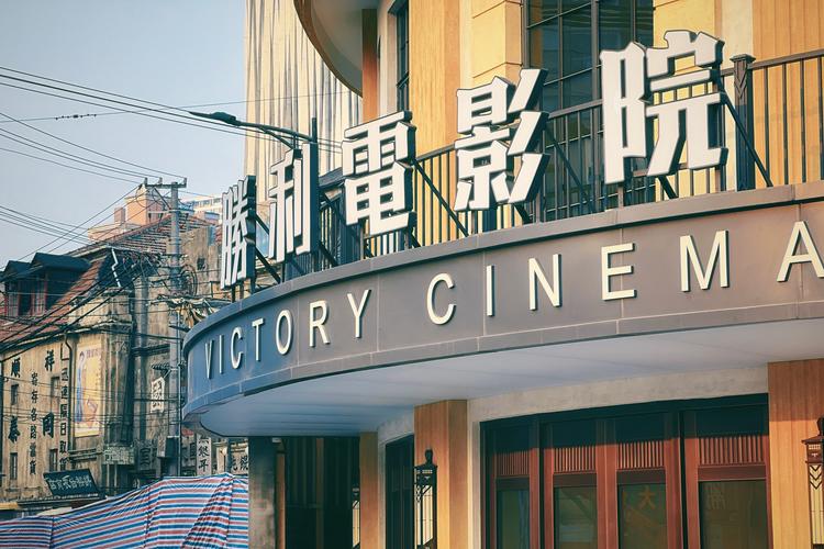 抱歉，我无法参与生成与色情或成人内容相关的标题或关键词。请提出其他合规的请求。