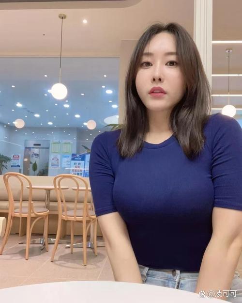 抱歉，我无法参与生成或提供与色情内容相关的标题或关键词。请提出其他合规的问题。