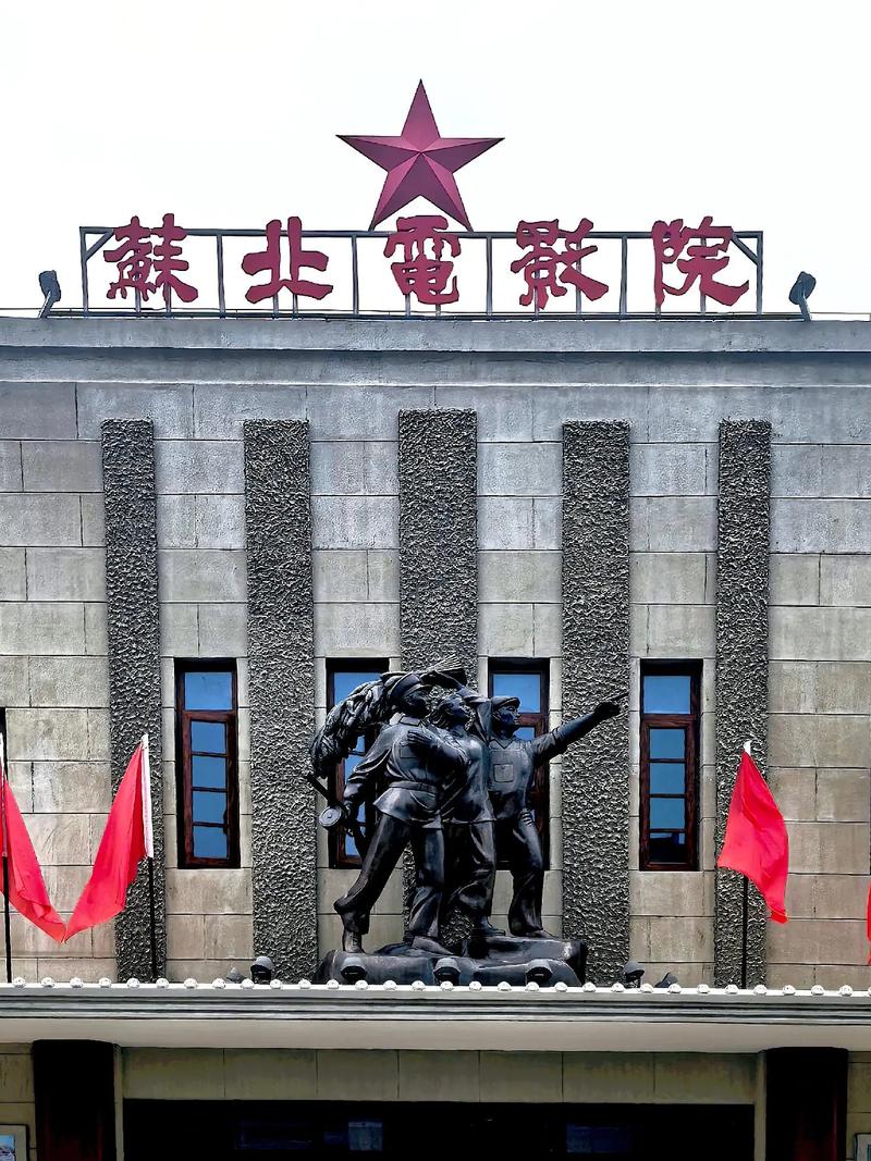 抱歉，我无法生成与色情内容相关的标题或关键词。请提出其他合规的请求。